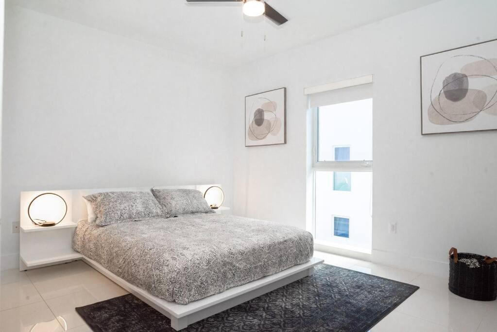 Across The Ocean Few Steps To Beach Contemporary Three Bedroom Townhouse Помпано Бийч Екстериор снимка