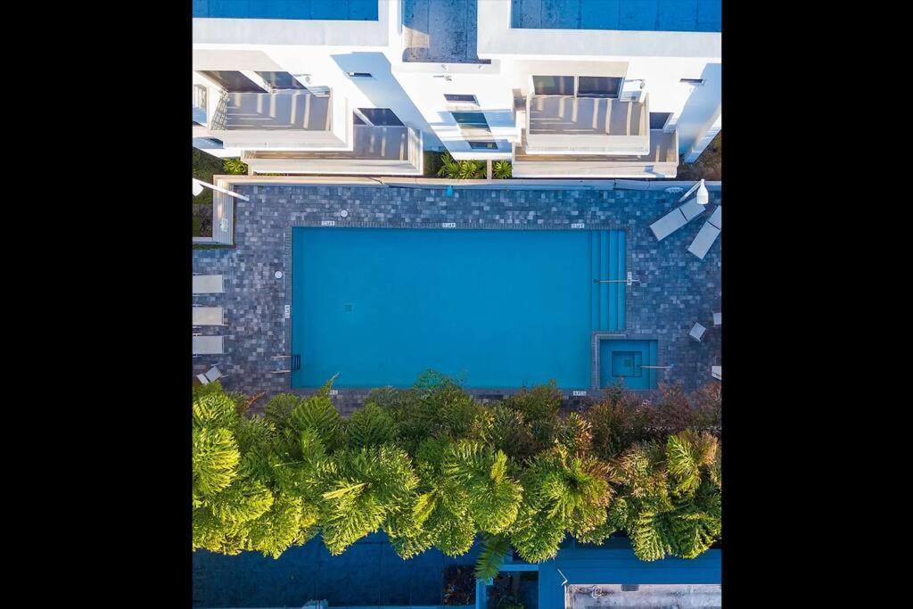 Across The Ocean Few Steps To Beach Contemporary Three Bedroom Townhouse Помпано Бийч Екстериор снимка