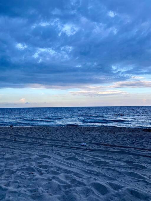 Across The Ocean Few Steps To Beach Contemporary Three Bedroom Townhouse Помпано Бийч Екстериор снимка