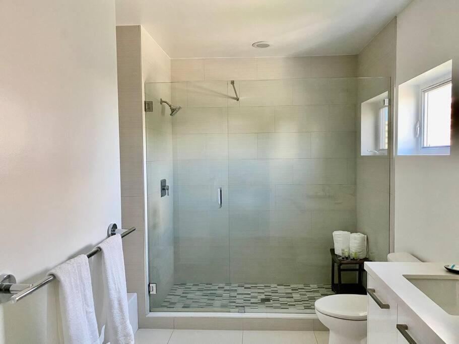 Across The Ocean Few Steps To Beach Contemporary Three Bedroom Townhouse Помпано Бийч Екстериор снимка