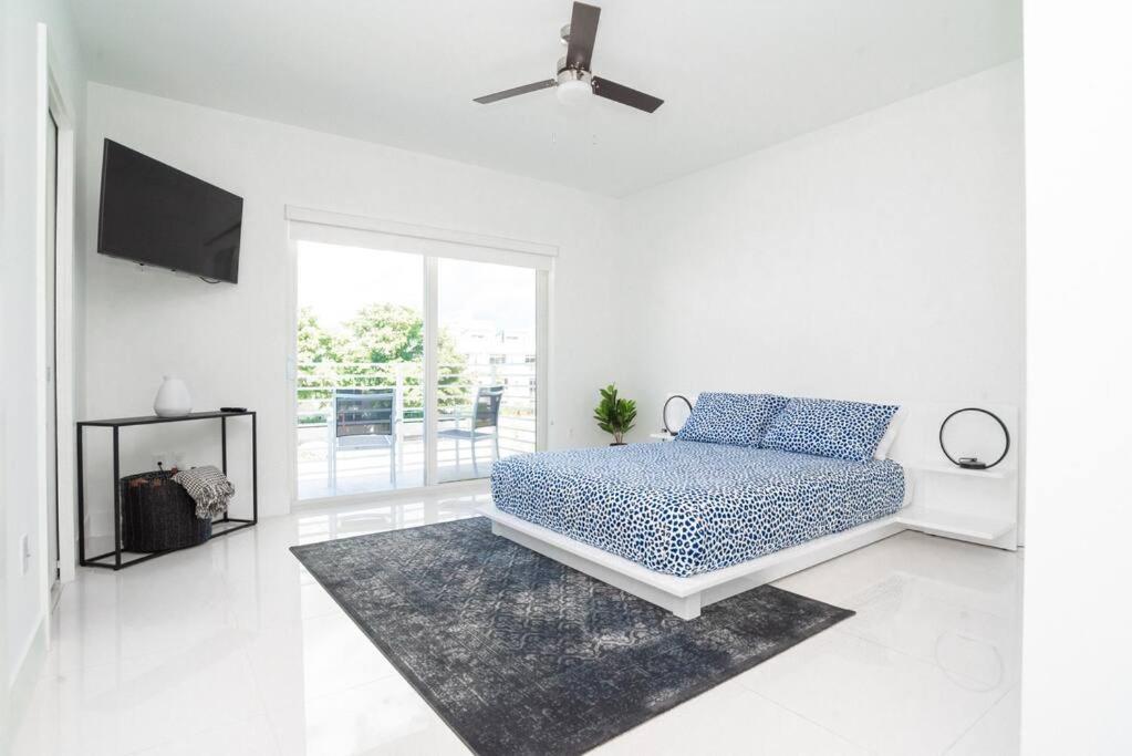 Across The Ocean Few Steps To Beach Contemporary Three Bedroom Townhouse Помпано Бийч Екстериор снимка