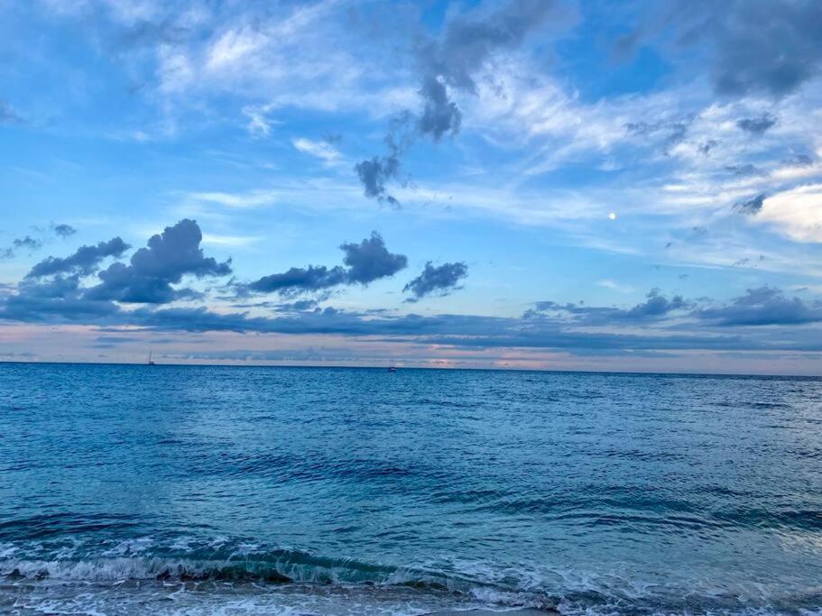 Across The Ocean Few Steps To Beach Contemporary Three Bedroom Townhouse Помпано Бийч Екстериор снимка